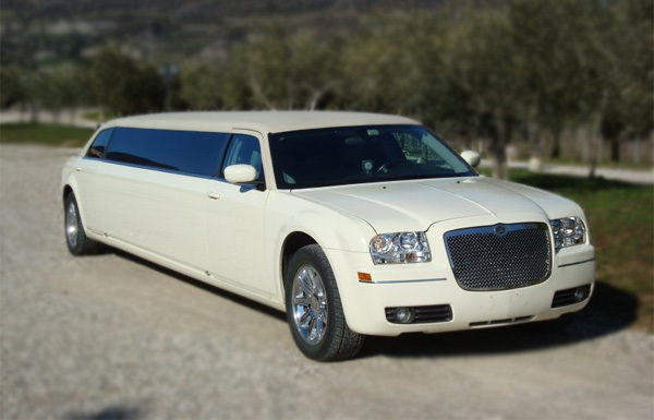 Jacksonville White Chrysler Limo