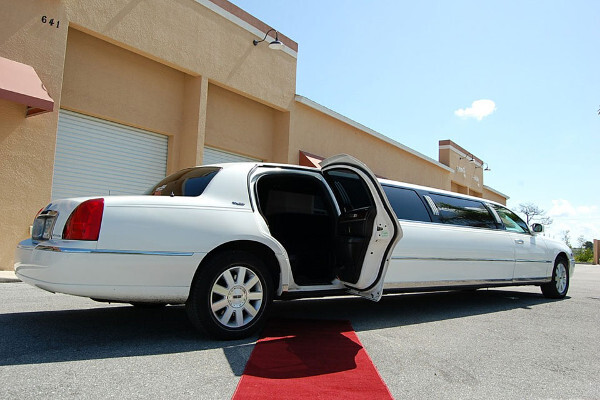 Jacksonville White Lincoln Stretch Limo